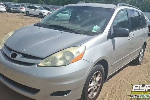 Photo of 2006 Toyota Sienna
