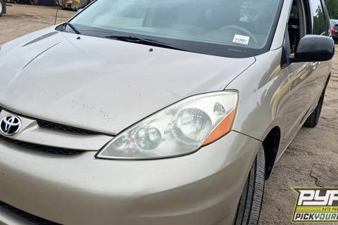 Photo of 2007 Toyota Sienna