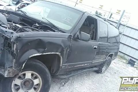 Photo of 1999 Gmc C1500 Suburban