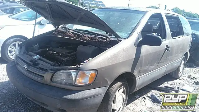 Photo of 1999 Toyota Sienna