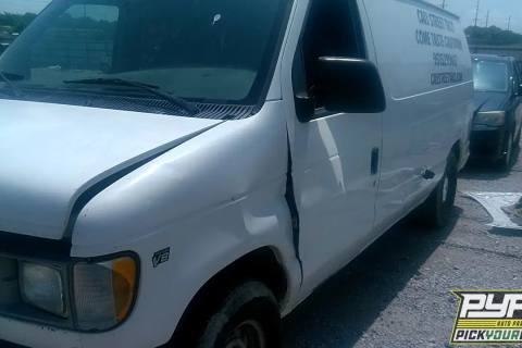 Photo of 2000 Ford E-150 Econoline