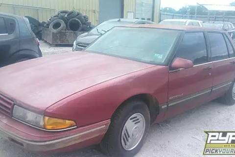 Photo of 1990 Pontiac Bonneville