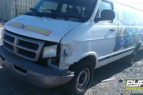 Photo of 2002 Dodge Ram 2500 Van