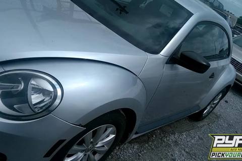 Photo of 2014 Volkswagen Beetle