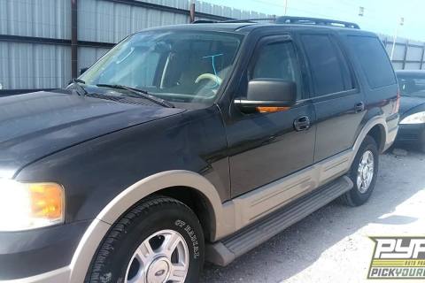 Photo of 2005 Ford Expedition