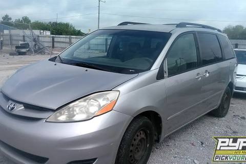 Photo of 2008 Toyota Sienna