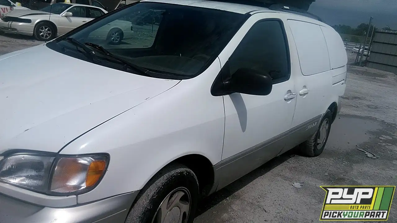 Photo of 2000 Toyota Sienna