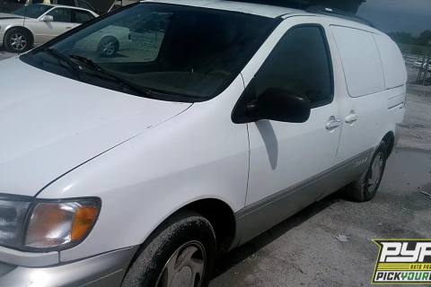 Photo of 2000 Toyota Sienna