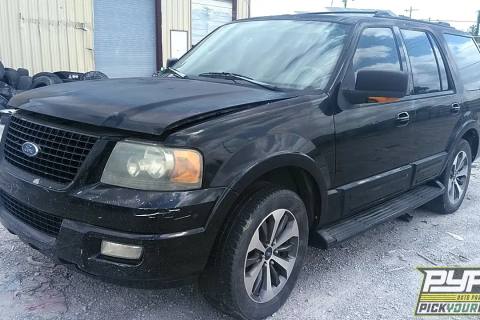 Photo of 2004 Ford Expedition