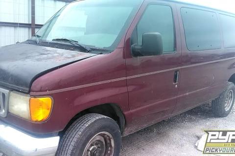 Photo of 2005 Ford E-350 Club Wagon