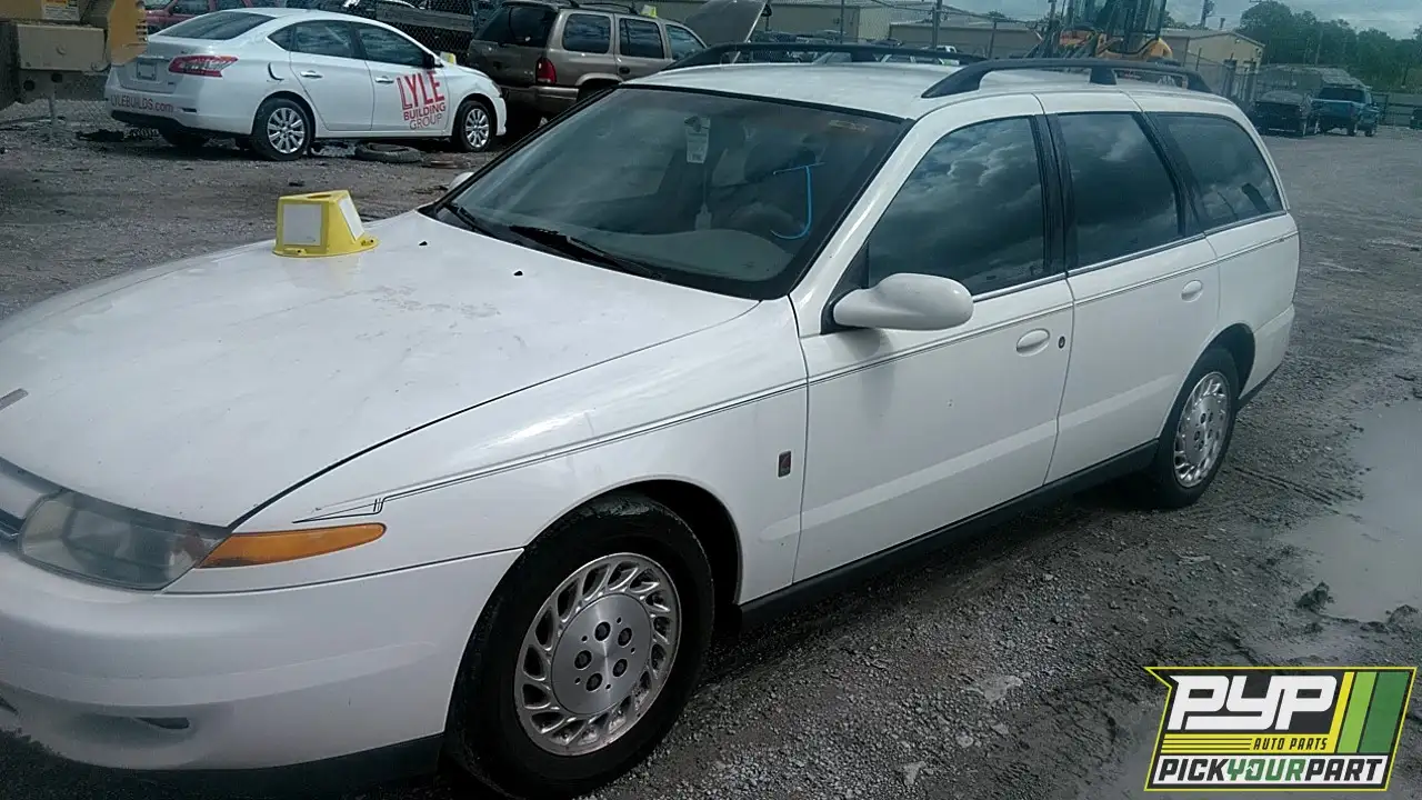 Photo of 2001 Saturn Lw300