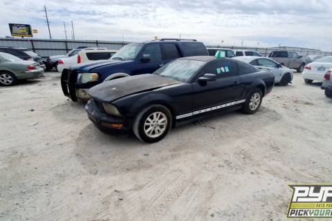 Photo of 2005 Ford Mustang