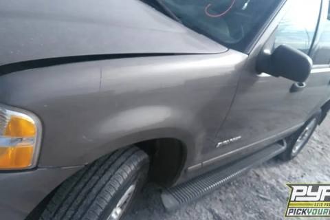 Photo of 2005 Ford Explorer