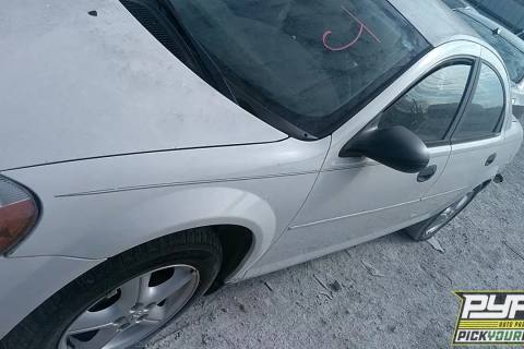Photo of 2004 Dodge Stratus