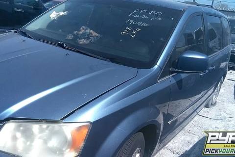 Photo of 2012 Chrysler Town & Country