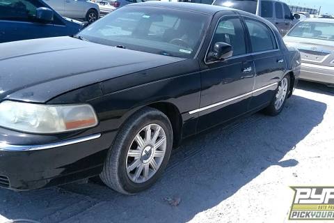 Photo of 2009 Lincoln Town Car