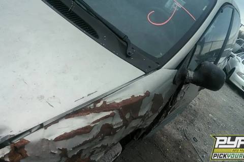 Photo of 2000 Chrysler Voyager