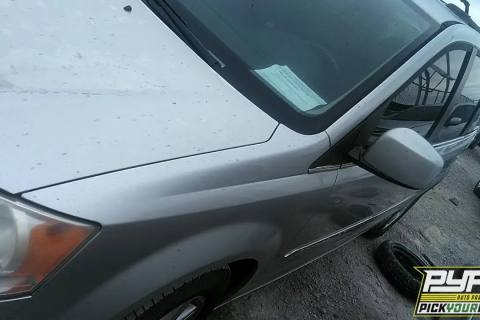 Photo of 2012 Chrysler Town & Country