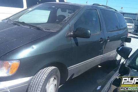 Photo of 2003 Toyota Sienna
