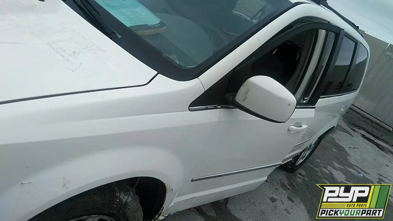 Photo of 2010 Chrysler Town & Country