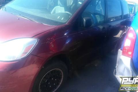 Photo of 2005 Toyota Sienna