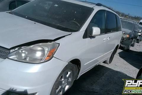 Photo of 2004 Toyota Sienna