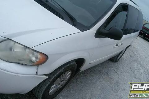 Photo of 2006 Chrysler Town & Country