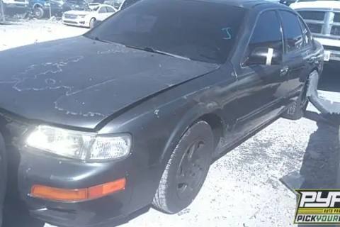 Photo of 1999 Nissan Maxima