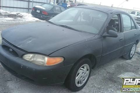Photo of 2001 Ford Escort