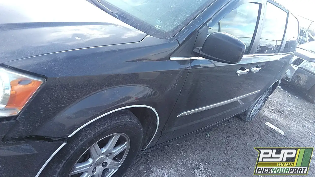 Photo of 2012 Chrysler Town & Country