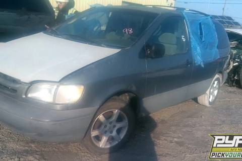 Photo of 2000 Toyota Sienna