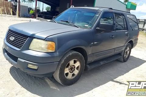 Photo of 2003 Ford Expedition