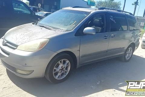 Photo of 2004 Toyota Sienna