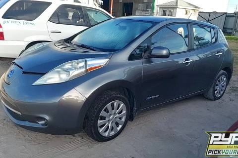 Photo of 2015 Nissan Leaf