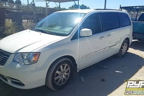 Photo of 2014 Chrysler Town & Country