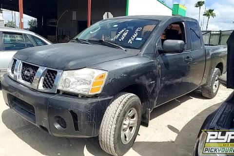Photo of 2004 Nissan Titan
