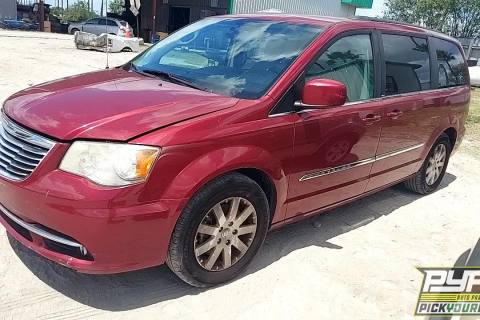 Photo of 2013 Chrysler Town & Country