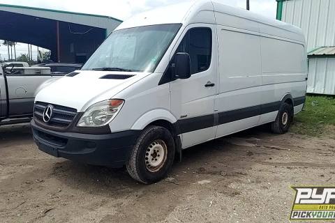 Photo of 2012 Mercedes-Benz Sprinter 2500