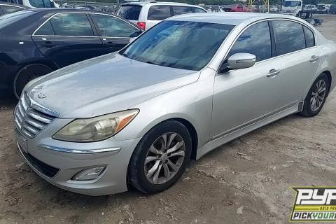 Photo of 2013 Hyundai Genesis