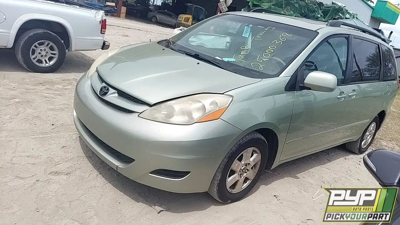 Photo of 2008 Toyota Sienna
