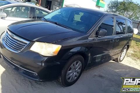 Photo of 2014 Chrysler Town & Country