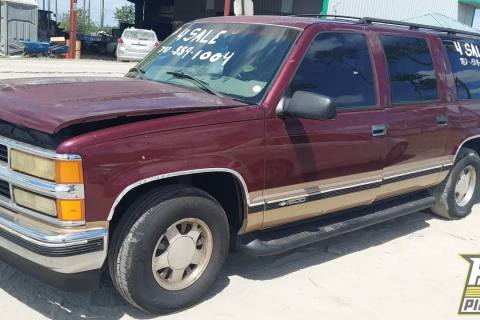 Photo of 1999 Chevrolet C1500 Suburban