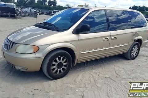 Photo of 2001 Chrysler Town & Country