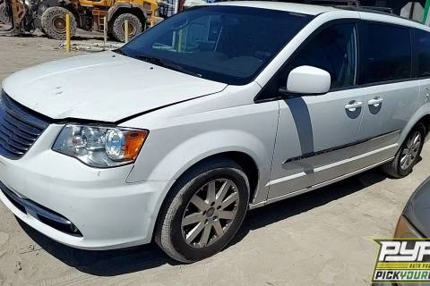 Photo of 2014 Chrysler Town & Country