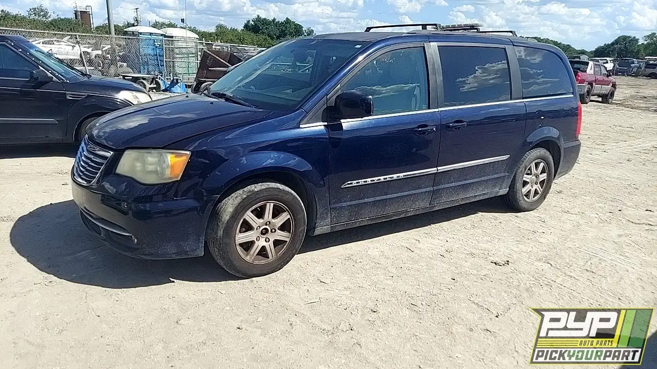 Photo of 2013 Chrysler Town & Country
