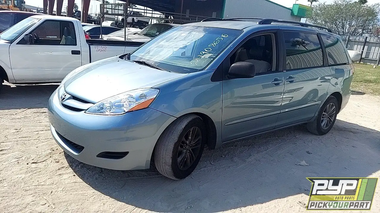 Photo of 2008 Toyota Sienna