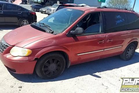 Photo of 2006 Chrysler Town & Country