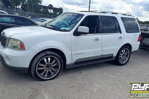 Photo of 2003 Lincoln Navigator