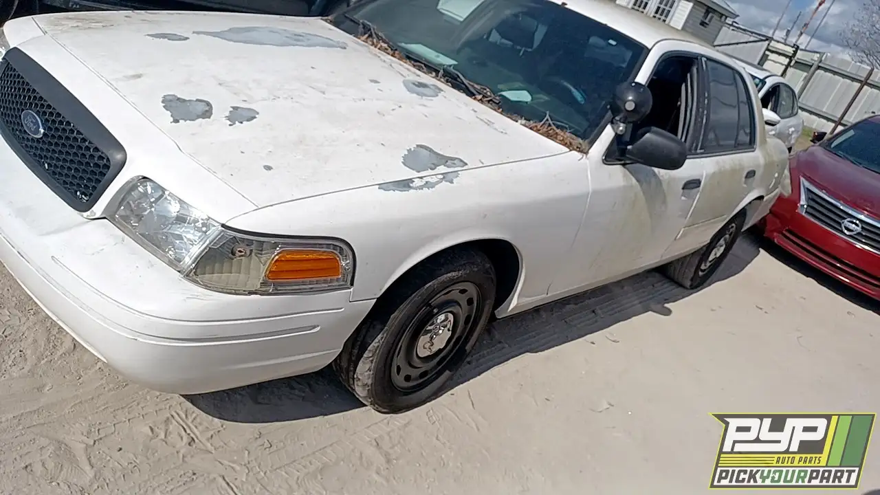 Photo of 2005 Ford Crown Victoria