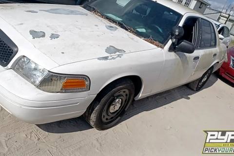 Photo of 2005 Ford Crown Victoria